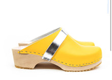 Load image into Gallery viewer, Fall In Love Clogs