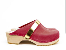 Load image into Gallery viewer, Fall In Love Clogs