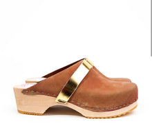 Load image into Gallery viewer, Fall In Love Clogs