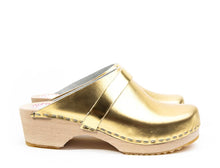 Load image into Gallery viewer, Fall In Love Clogs