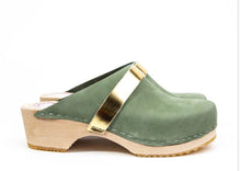 Load image into Gallery viewer, Fall In Love Clogs