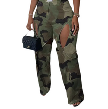 Load image into Gallery viewer, Camo pants
